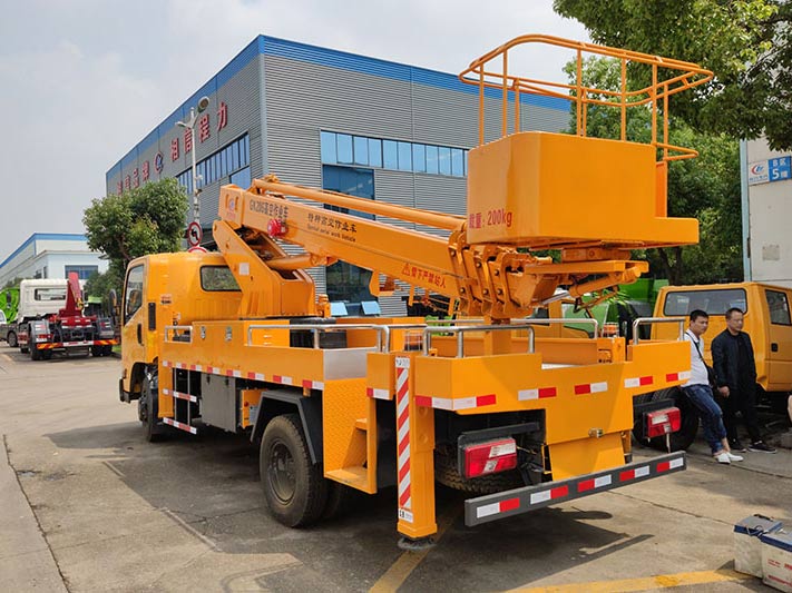 江鈴直臂20米高空作業(yè)車(chē)